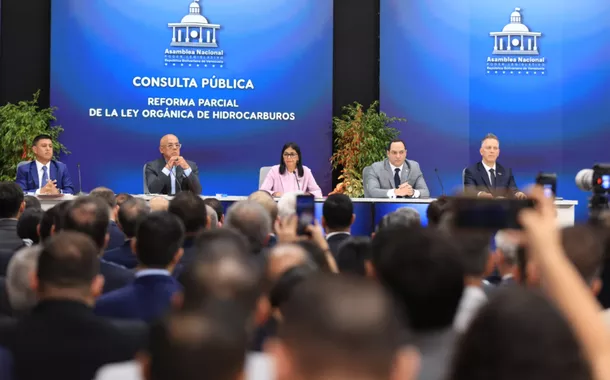Venezuela projeta salto na produção de petróleo com reforma da lei de hidrocarbonetos