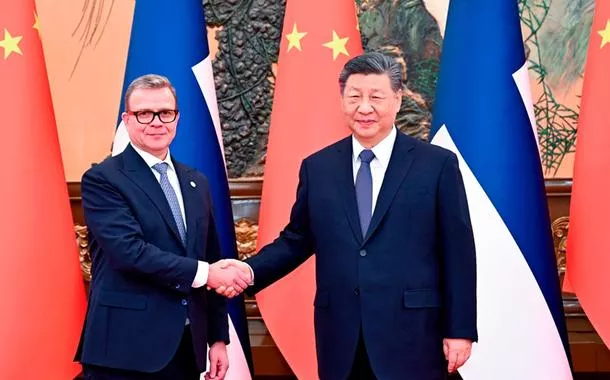 Xi Jinping recebe primeiro-ministro finlandês em Beijing