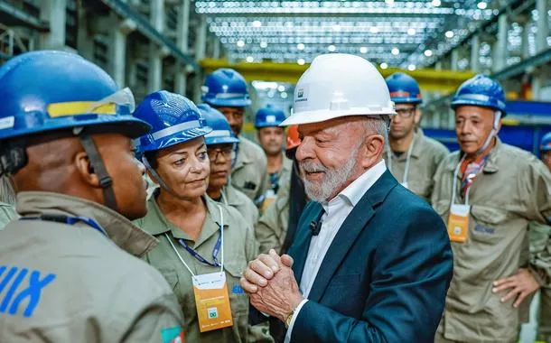 Desemprego cai a 5,1%, melhor resultado desde 2012