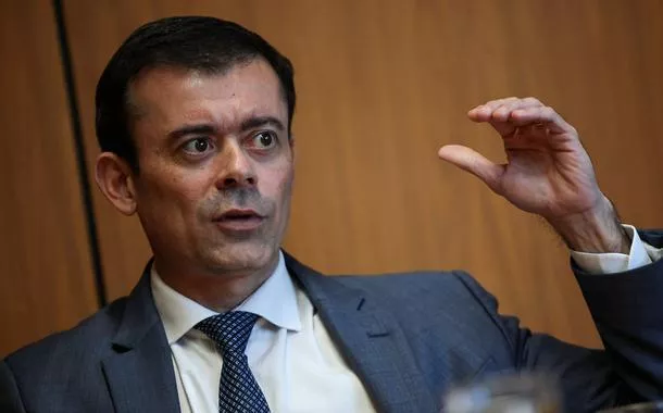 Novo ministro da Fazenda redefine equipe e troca comando do Tesouro