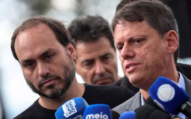 Na prisão, Tarcísio e Bolsonaro discutem vice de Flávio para disputa ao Planalto