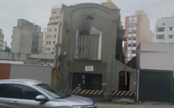 Casa verde, casa cinza