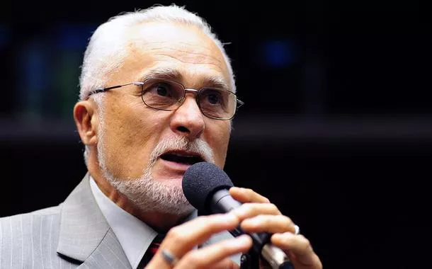 "Encontro entre PF e CIA é fora de propósito”, diz Genoino