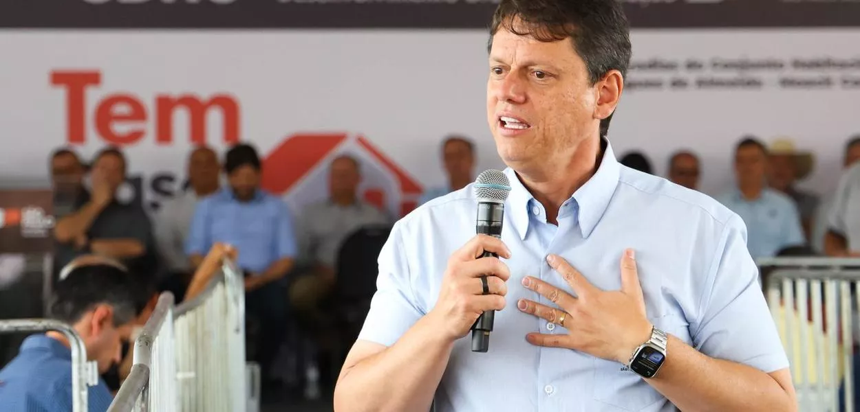 O nome é Tarcísio de Freitas, mas poderia ser Tarcísio Messias B...