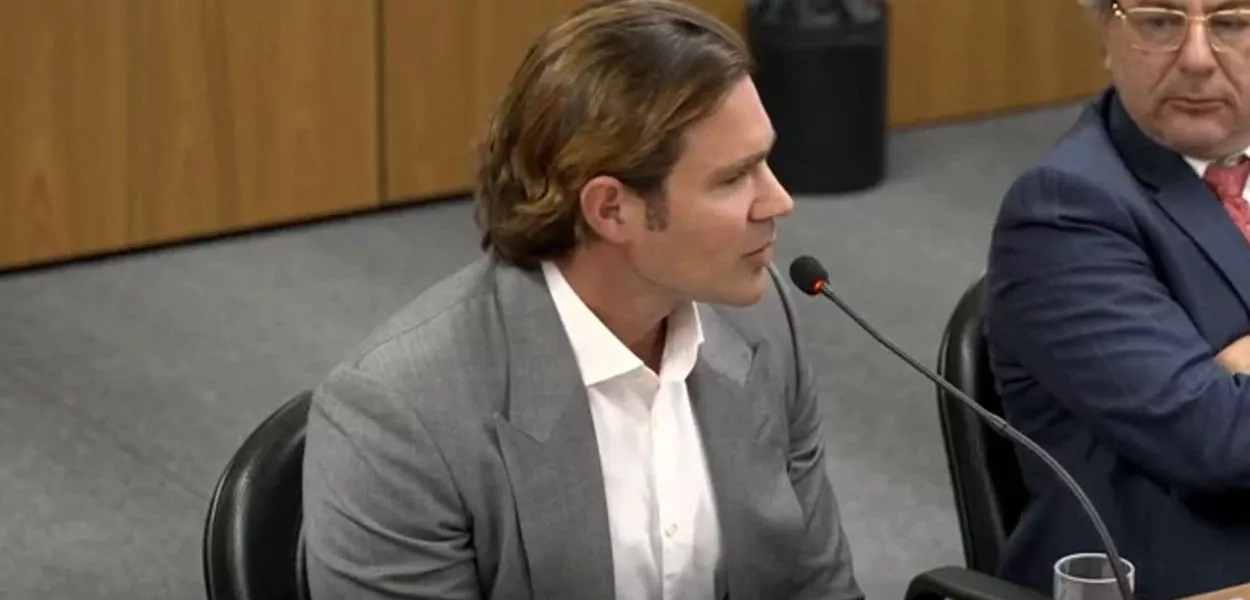 PF quebra criptografia e acessa dados de celular de Daniel Vorcaro, do Banco Master