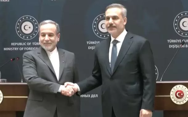 Irã e EUA podem retomar negociações nucleares, afirma chanceler