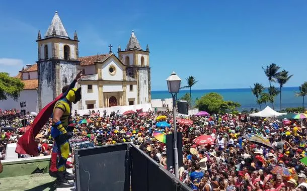 Mais de 65 milhões de foliões devem tomar as ruas pelo País no Carnaval 2026