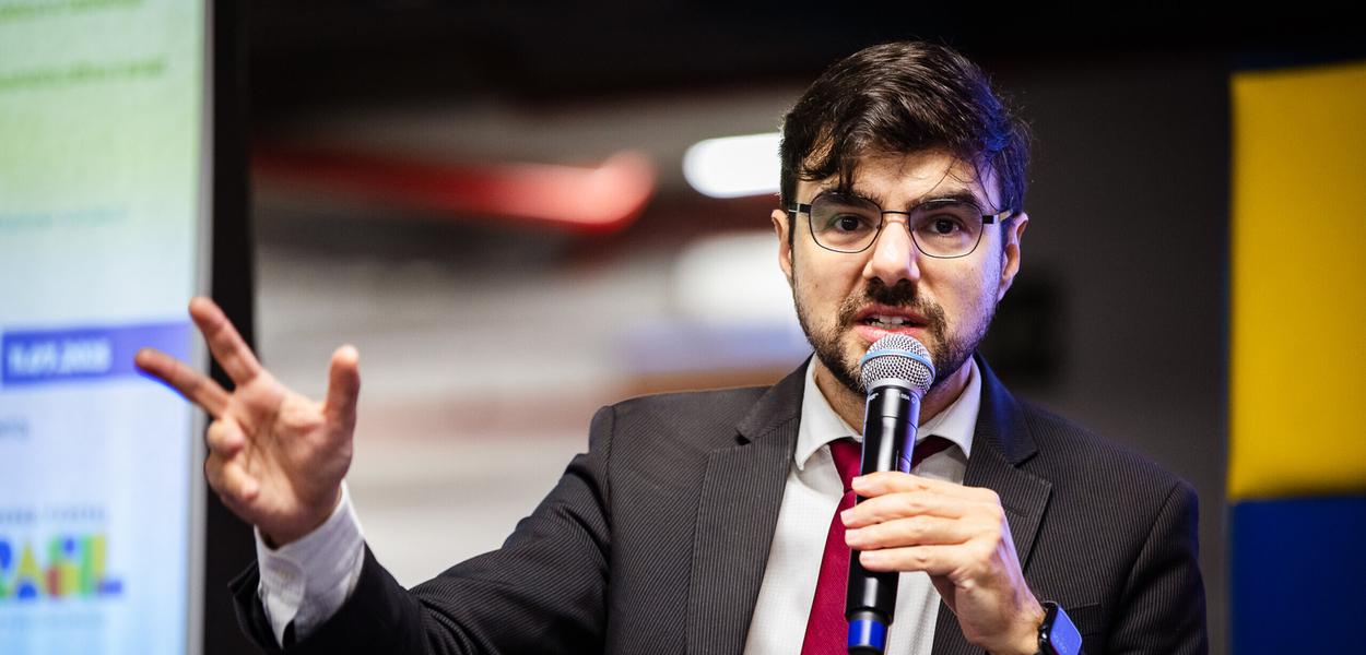 Governo indica Guilherme Mello para presidir conselho da Petrobras após saída de Bruno Moretti