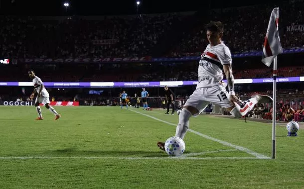 São Paulo e Santos fazem clássico decisivo no Paulistão no Morumbis
