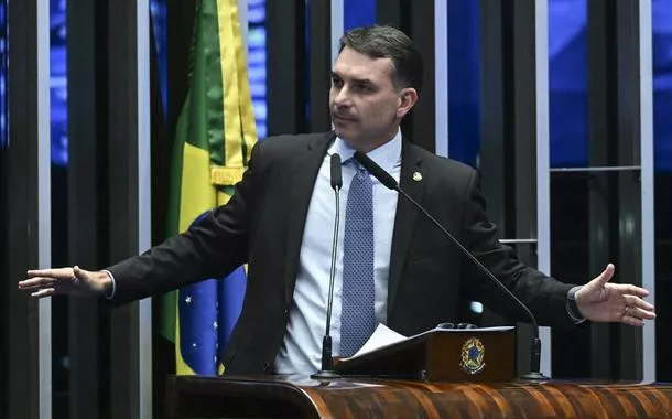 Convocação de sócia de Flávio Bolsonaro entra na pauta da CMPI do INSS