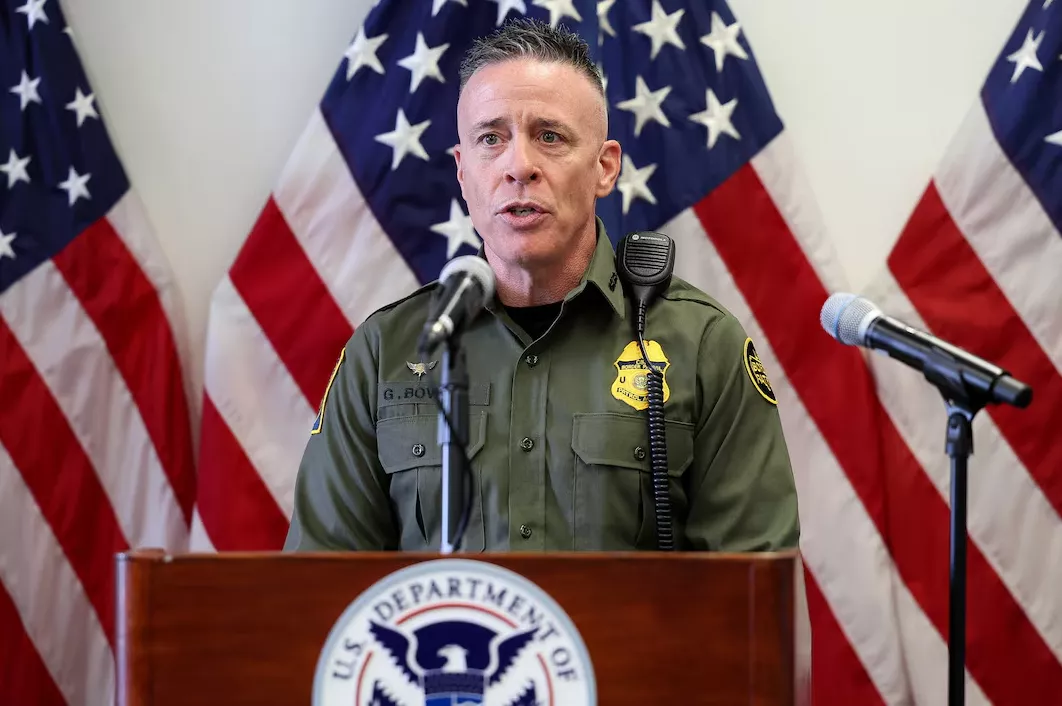 Gregory Bovino durante coletiva de imprensa