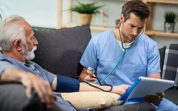 Hans Dohmann explica por que o SUS do futuro deve passar menos pelo hospital e mais pelo território