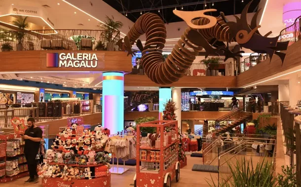 Loja da Magalu em São Paulo alega polarização e resolve censurar livro sobre Lula