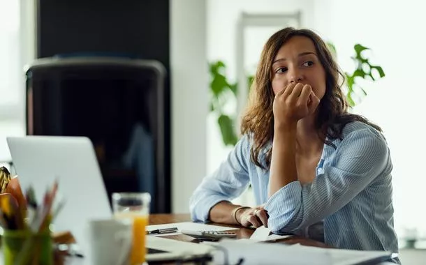 Profissionais relatam incertezas e pressão por qualificação em 2026