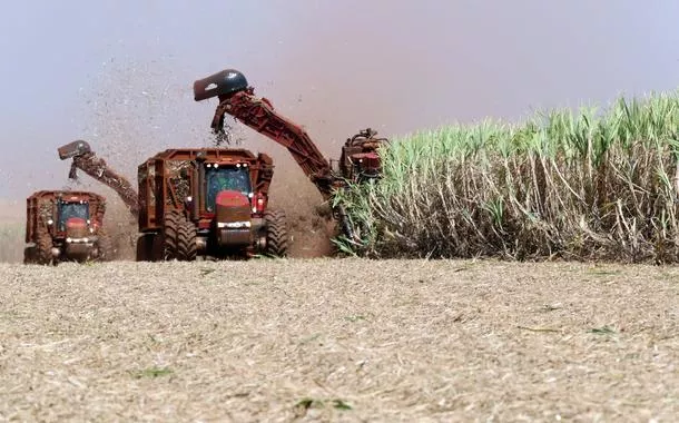Especialistas projetam alta do etanol no Brasil em 2026