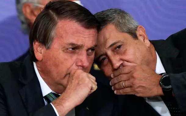 Histórico de Bolsonaro reforça julgamento de perda de patente no STM