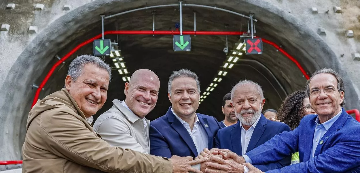 Inauguration ceremony for the Greater Florianópolis Bypass. 