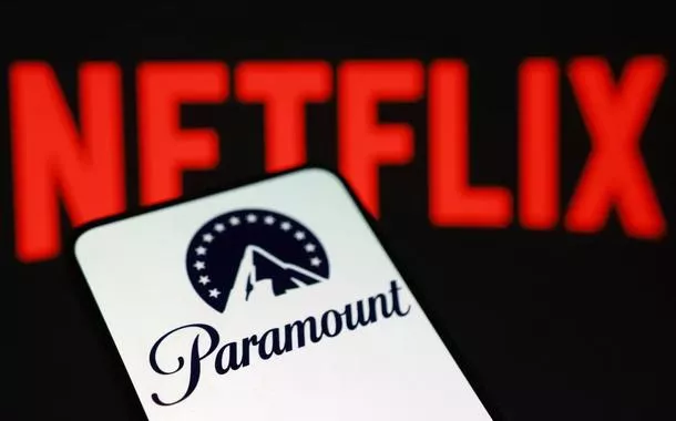 Logotipos da Paramount e da Netflix são vistos nesta ilustração feita em 8 de dezembro de 2025