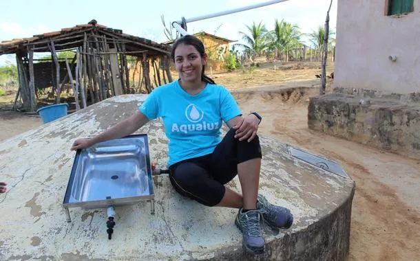 Biotecnologista baiana Anna Luísa Beserra desenvolveu uma tecnologia solar capaz de filtrar e desinfetar a água armazenada em cisternas, tornando-a própria para consumo humano.