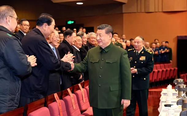 Xi Jinping envia saudações da Festa da Primavera a veteranos militares