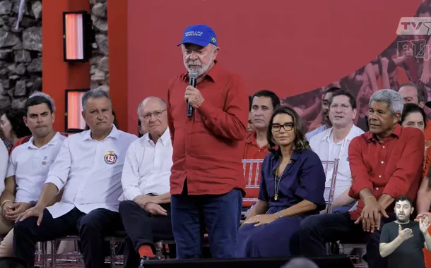 “A política apodreceu”, diz Lula, no aniversário do PT