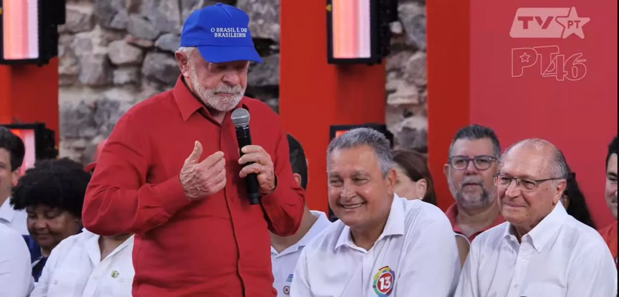 Ao lado de Lula, vice -presidente participou da celebração dos 46 anos em um grande ato político, em Salvador, na Bahia, neste sábado (7)
