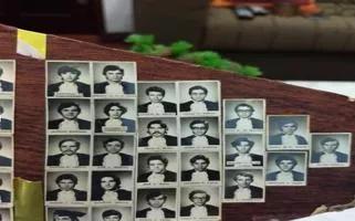 Brothes em recorte do painel da turma de Medicina, no terceiro ano do científico e do fechamento do Colégio Nossa Senhora do Carmo em 1971, em São Paulo, Capital. Arquivo pessoal de Heraldo Campos.