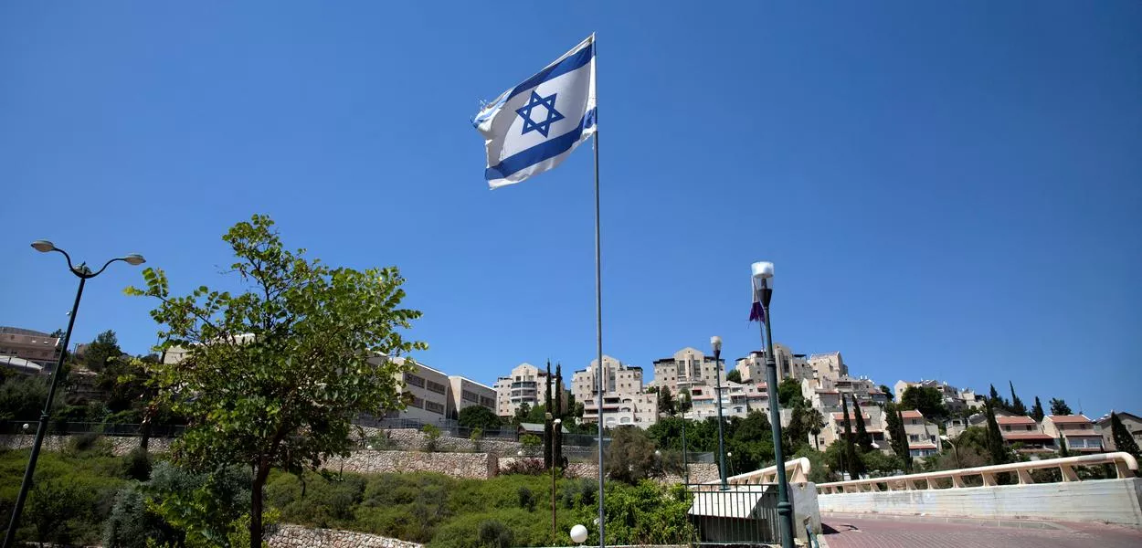 Bandeira de Israel em assentamento na Cisjordânia ocupada