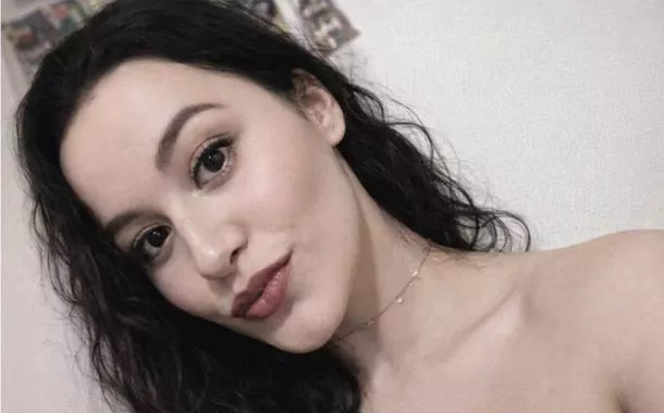 Descrita por pessoas próximas como ativa e saudável, Juliana estava acompanhada do marido, Vinícius de Oliveira, quando começou a sentir os primeiros sintomas ainda durante a atividade