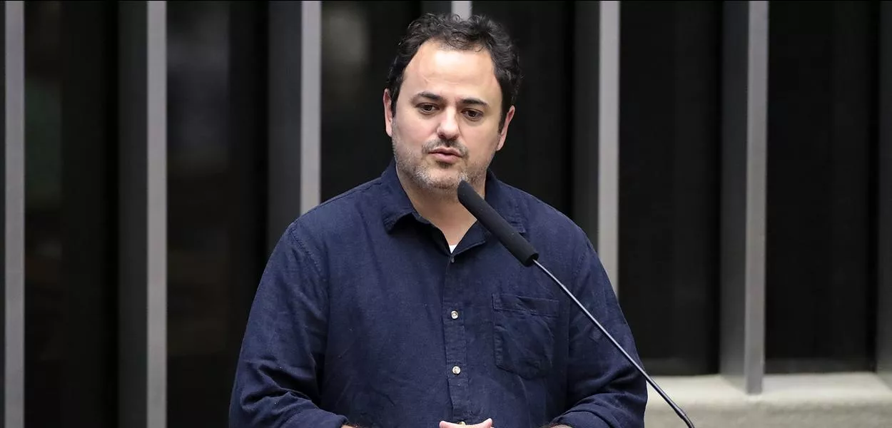 “Arthur Lira é o pai do orçamento secreto”, afirma Glauber Braga