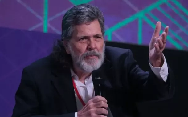 Trump busca mudança de regime através do sofrimento do povo cubano, diz presidente da Casa de las Américas