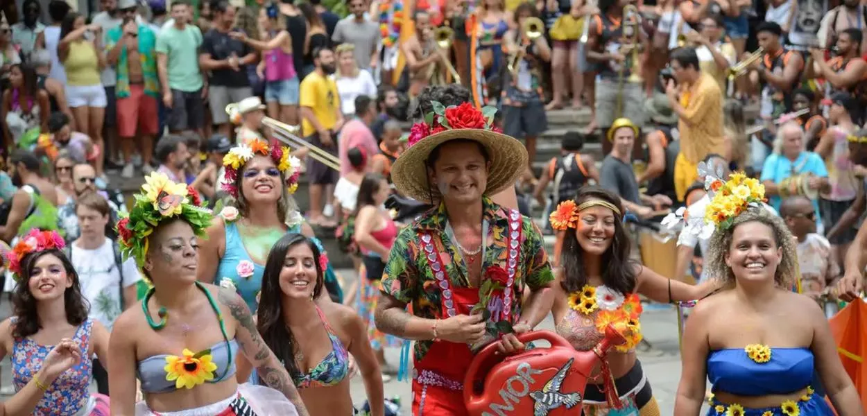 Brasil recebe 300 mil turistas estrangeiros no carnaval e bate recorde, estima Embratur