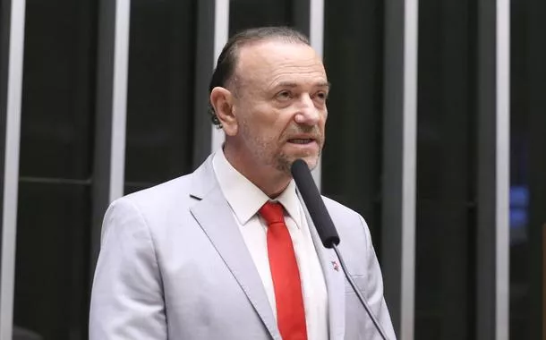 Edinho defende fim da escala 6x1, tarifa zero e diz que PT 'tem que ser o partido do futuro'