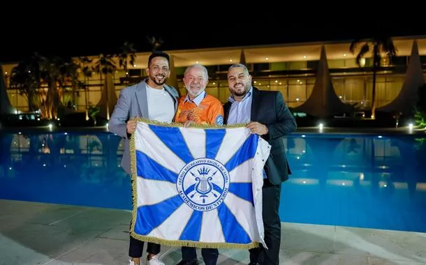 Partido Novo pede que TSE impeça desfile de escola que homenageia Lula