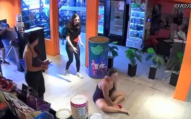  Juliana Faustino Bassetto, de 27 anos, passou mal após entrar na piscina para aula de natação; o quadro se agravou e evoluiu para parada cardíaca