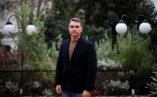 Jornalões dão um banho de loja em Flávio Bolsonaro