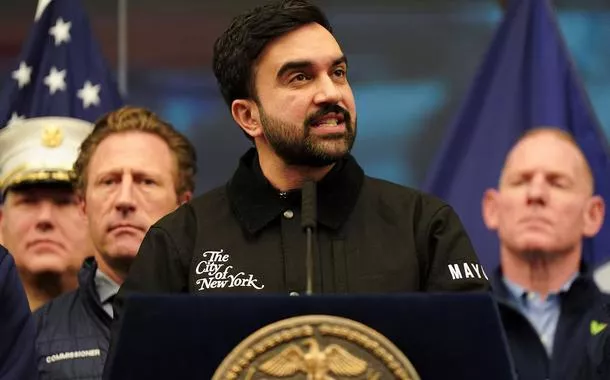 Prefeito de Nova York propõe aumentar impostos sobre milionários e corporações