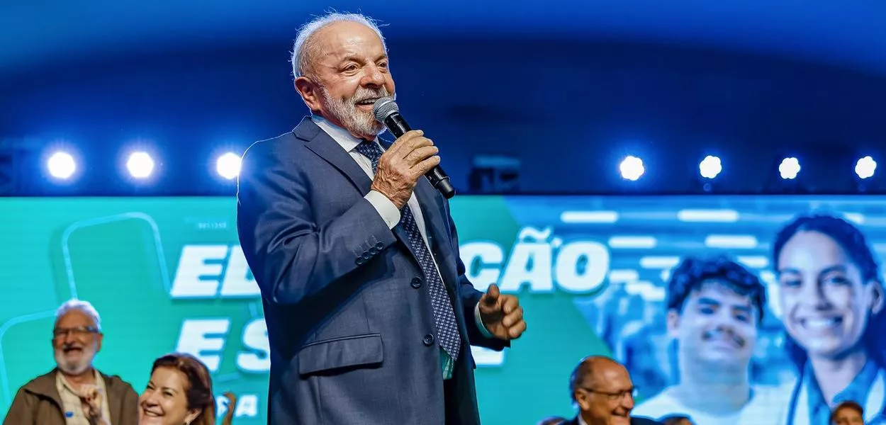 09.02.2026 - Presidente da República, Luiz Inácio Lula da Silva, durante cerimônia de anúncios de investimentos em Educação e Saúde no estacionamento do Paço Municipal. Mauá (SP) - BrasilFoto: Ricardo Stuckert / PR