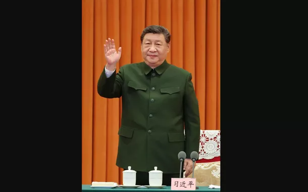 Xi estende cumprimentos pela Festa da Primavera ao pessoal militar