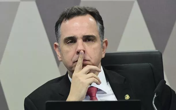 Pacheco adia decisão sobre partido e volta a avaliar MDB