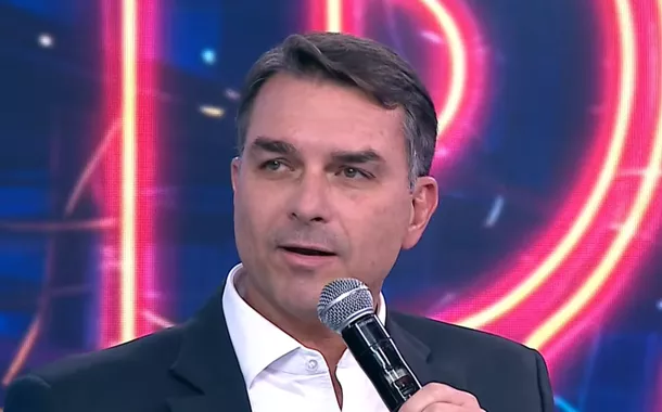 Flávio Bolsonaro detalha planos eleitorais do clã para 2026 e cita nomes ao Senado e à Câmara