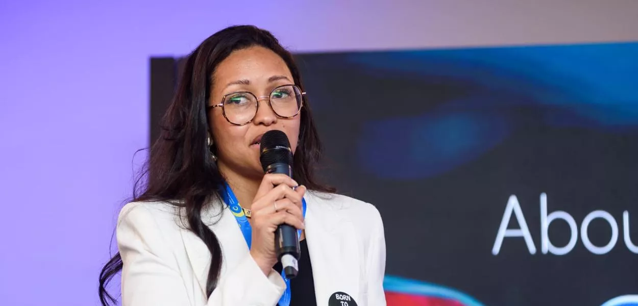 Cientista brasileira Mona Oliveira fundou a startup Biolinker