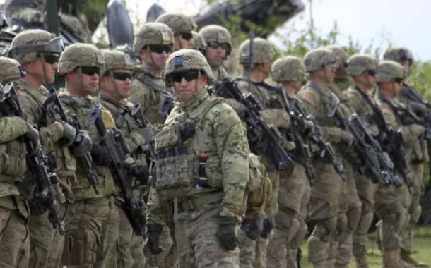 EUA ampliam presença militar no Oriente Médio e avaliam operações prolongadas contra o Irã