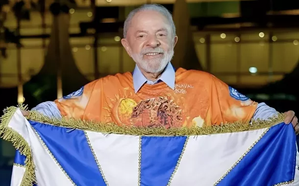 Do mulungu à Presidência: Acadêmicos de Niterói abre o Grupo Especial com desfile político e vibrante sobre Lula