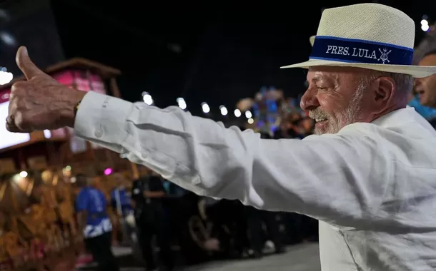 Novo diz que vai pedir inelegibilidade de Lula por desfile na Sapucaí