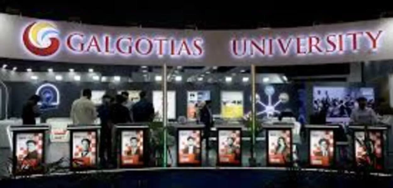 Universidade indiana é retirada de cúpula de IA após polêmica sobre robô chinês