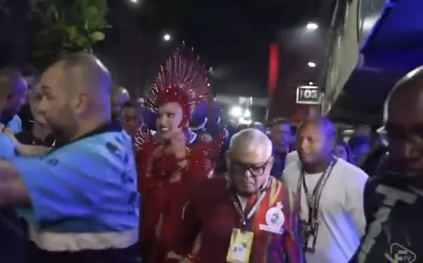 Presidente da Grande Rio protagoniza confusão com jornalistas na Sapucaí