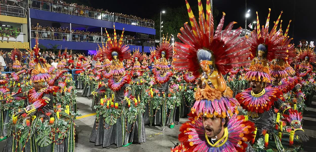 Rio de Janeiro (RJ), 03/03/2025 – Unidos do Viradouro desfila no primeiro dia de carnaval do grupo Especial na Marquês de Sapucaí, na região central do Rio de Janeiro