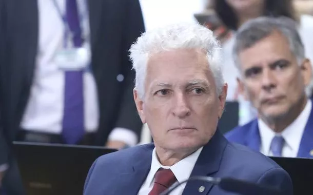 Correia apresenta requerimento convocando ex-ministros de Bolsonaro e presidente do PL-BA à CPMI do INSS