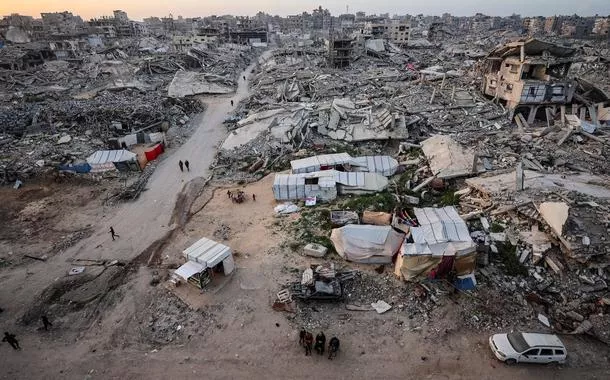 Israel bombardeia a Faixa de Gaza e mata quatro pessoas, dizem autoridades palestinas